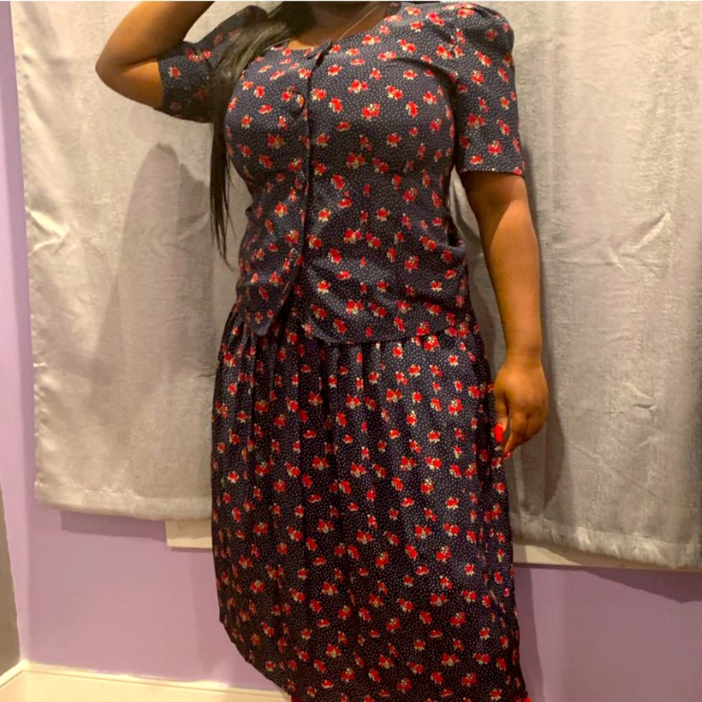 Vintage Leslie Faye Navy skirt & blouse with roses